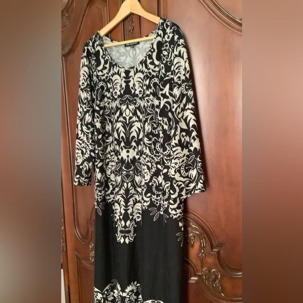 Mlle Gabrielle Elegant Black and Cream Patterned Dress